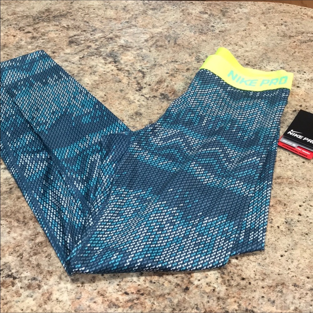 NWT Womens Nike Pro Hyper Warm Leggins